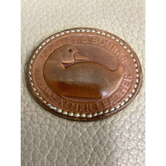 Vintage Dooney &Bourke Crossbody Women’s 1Size Pebbled Leather Flap Oner Closure - Picture 9 of 9